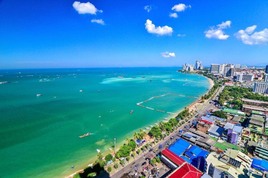 T5 Suites Pattaya Buitenkant foto