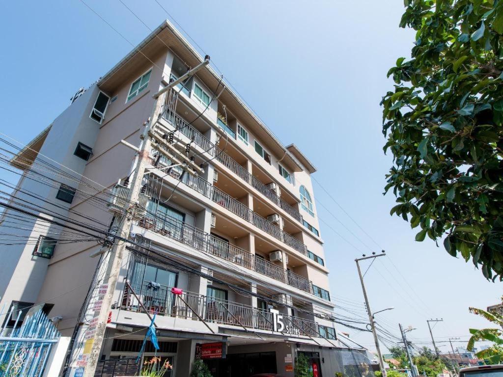 T5 Suites Pattaya Buitenkant foto