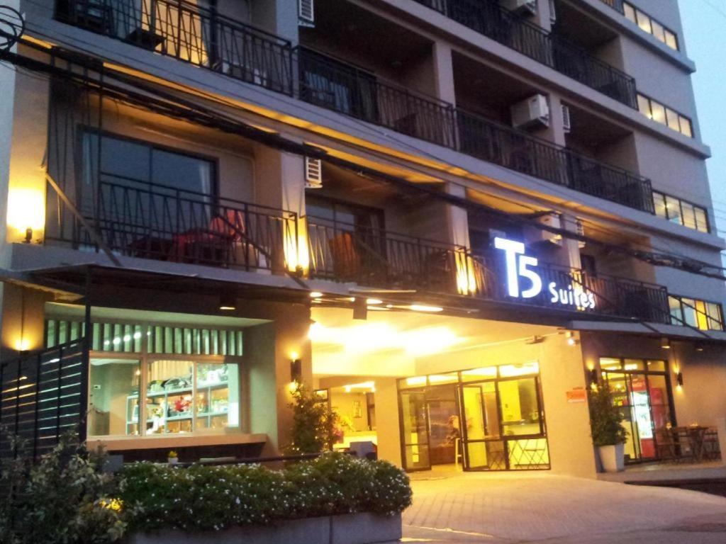 T5 Suites Pattaya Buitenkant foto