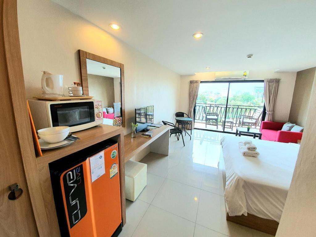 T5 Suites Pattaya Buitenkant foto