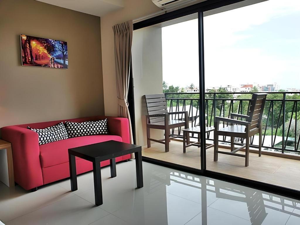 T5 Suites Pattaya Buitenkant foto