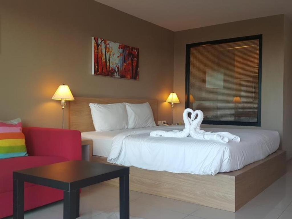 T5 Suites Pattaya Buitenkant foto