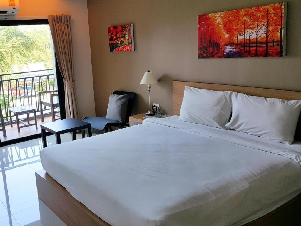 T5 Suites Pattaya Buitenkant foto