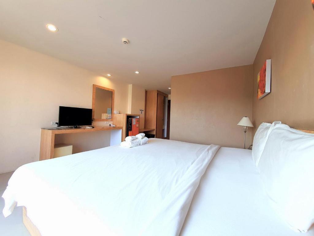 T5 Suites Pattaya Buitenkant foto