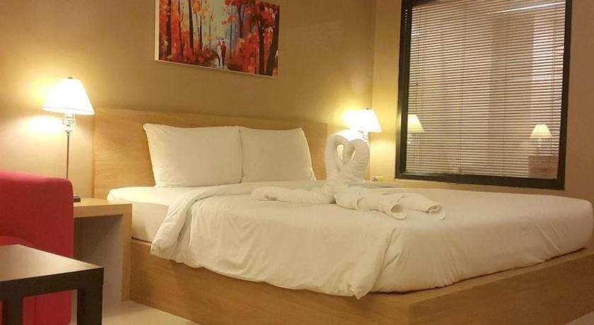 T5 Suites Pattaya Buitenkant foto