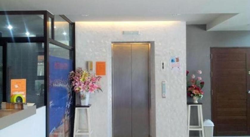 T5 Suites Pattaya Buitenkant foto