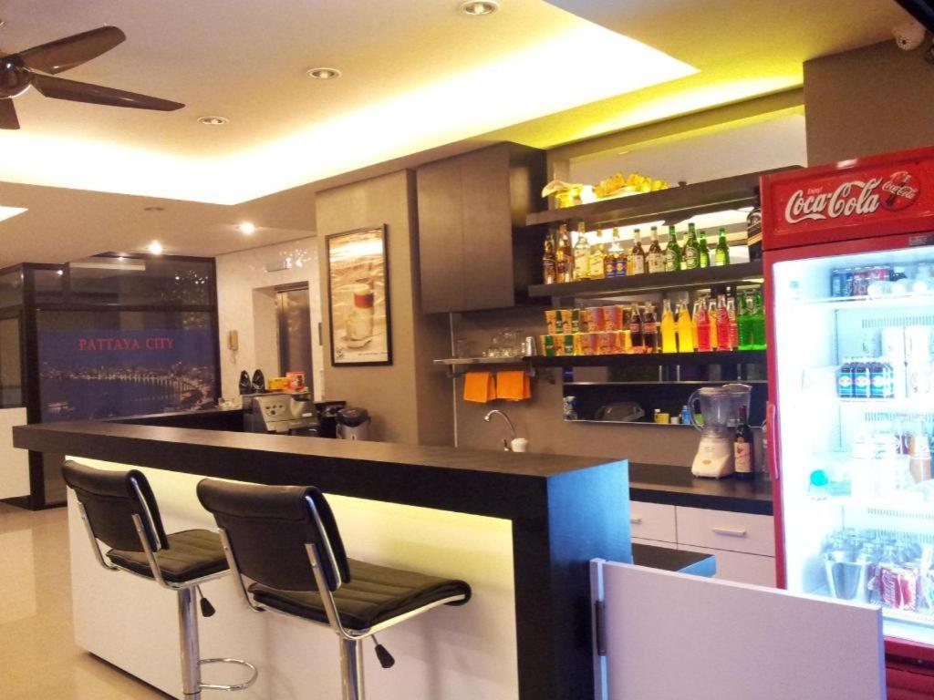 T5 Suites Pattaya Buitenkant foto