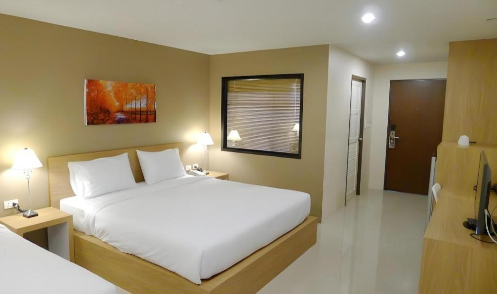 T5 Suites Pattaya Buitenkant foto